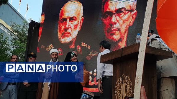 جلوه‌هایی از اجتماع مردم بجنورد در تجلیل از بانوی شجاع رسانه ملی