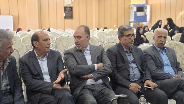  مراسم کلنگ‌زنی همزمان دو پروژه آموزشی در ناحیه چهار اصفهان
