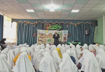 پرده خوانی زندگی حضرت زهرا (س) در دبستان دخترانه هادی ۳ 