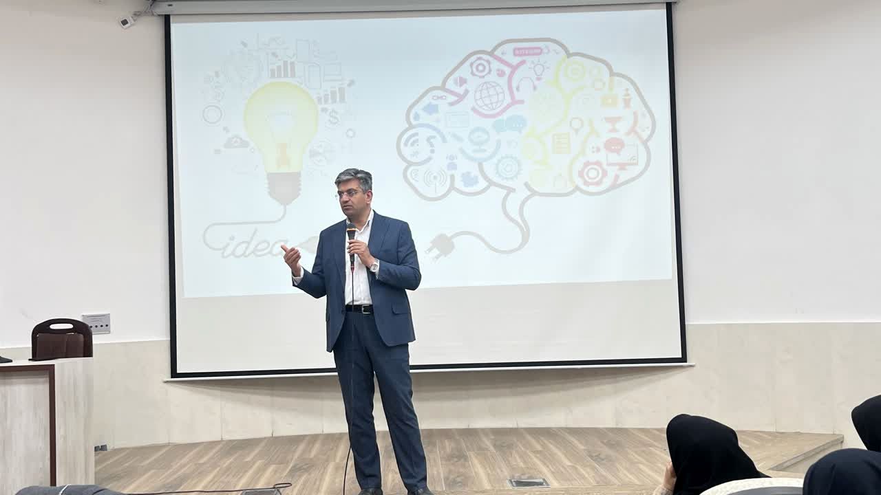 بازدید مدیران و معاونین مدارس اردکان از پارک علم و فناوری یزد 