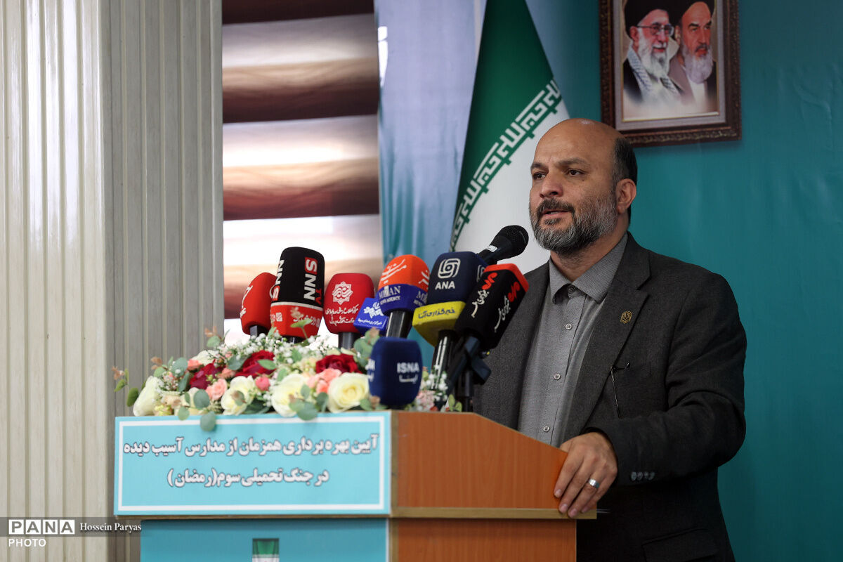 بازسازی مدارس آسیب&zwnj;دیده از جنگ بدون استفاده از اعتبارات دولتی انجام شد/ مشارکت ۲.۵ میلیون نفر در پویش &laquo;فرشته&zwnj;های میناب&raquo; برای بازسازی مدارس