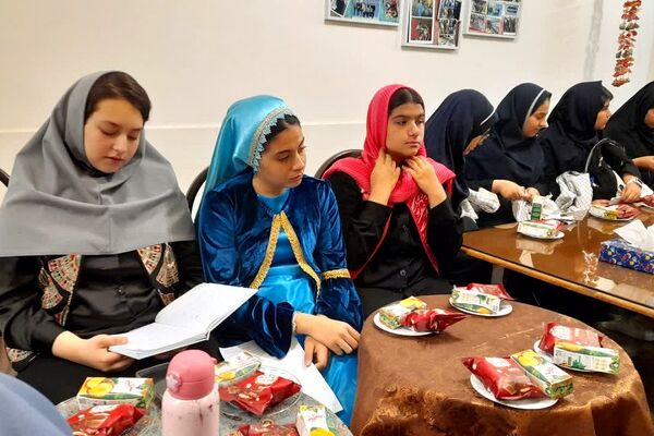 برپایی نشست ادبی به مناسبت بزرگداشت روز معلم و سعدی شیرازی