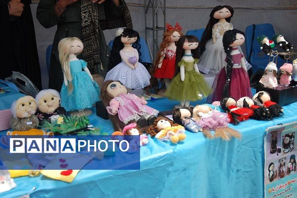 افتتاح نمایشگاه دهه ولایت در بوستان زیتون شهر قیامدشت