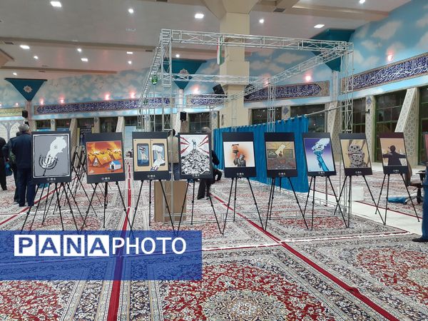 مراسم پاسداشت شهدای مقاومت و نمایشگاه آثار منتخب دانش‌آموزان رویداد آخراشه