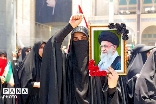 قسم به این مشت گره کرده