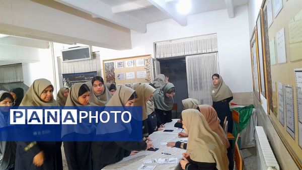 انتخابات شورای دانش آموزی در دبیرستان نورالهدی