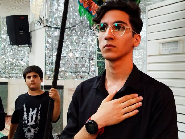 اجتماع عزاداران در جوار امامزاده سید حمزه کاشمر به مناسبت شام غریبان