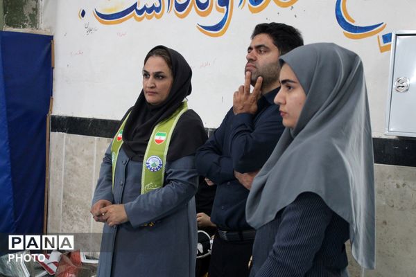 اجرای پیرامید دانش آموزان شهرستان سملقان با موضوع جنگ رمضان 