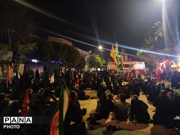 خیابان امام خمینی شهرستان نیشابور باز هم اجتماعات شبانه مردم این شهر را در برمی‌گیرد