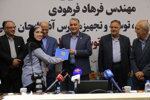 نشست خبری مدیرکل نوسازی، توسعه و تجهیز مدارس آذربایجان شرقی