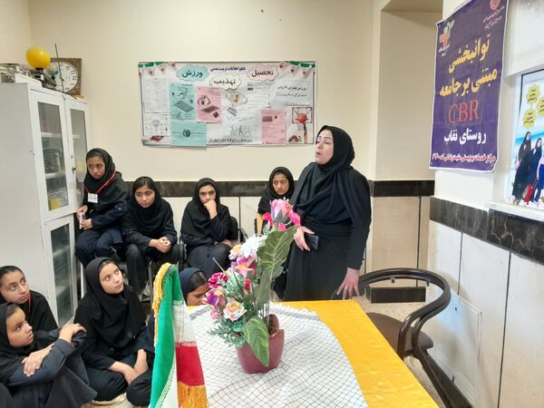 جلسه توجیهی  سلامت بانوان در دبیرستان مادرمهربان خلیل آباد