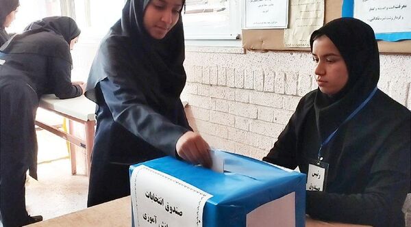  انتخابات شورای دانش‌آموزی در هنرستان کاردانش حافظ