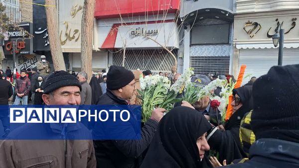 حضور خادمان امنیت در راهپیمایی ۲۲ بهمن
