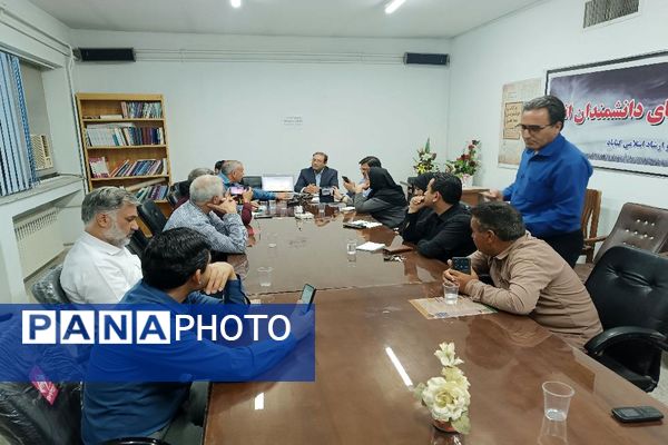 نشست هفتگی خبرنگاران گناباد با محوریت بحران کم‌آبی 