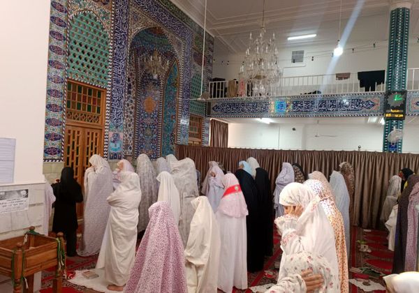 جماعت در اعتکاف دانش‌آموزی، طعم شیرین بندگی