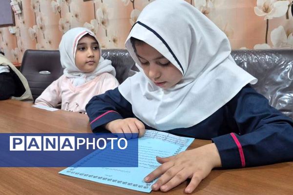 اولین جلسه شورای دانش‌آموزی با همراهی مدیر مدرسه هدی۱ 