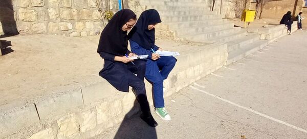 رقابت دانش‌آموزان خانمیرزا در امتحانات نهایی