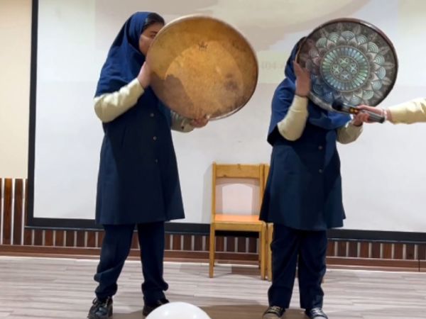 دبستان آرمینه مصلی نژاد در آستانه نیمه شعبان 