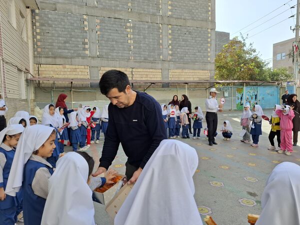 بازدید ماموران نیروی انتظامی در مدرسه 17شهریور بجنورد