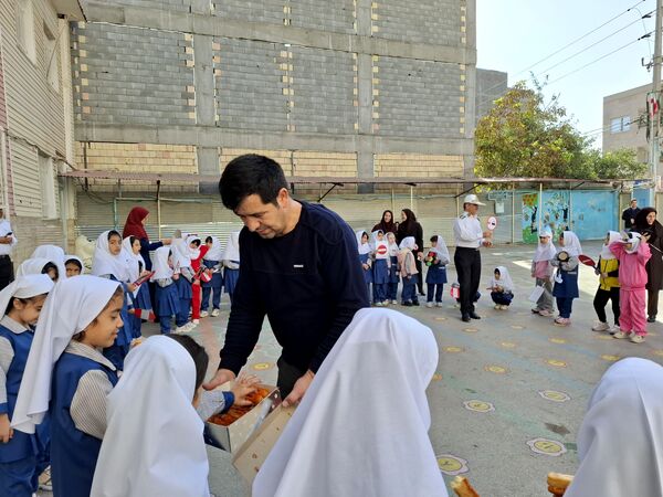 بازدید ماموران نیروی انتظامی در مدرسه 17شهریور بجنورد