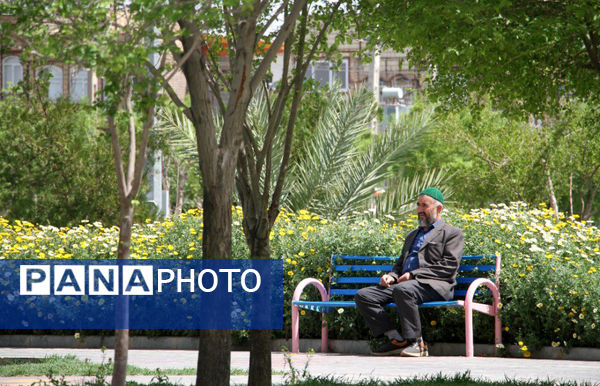 جلوه هایی از دورهمی روز طبیعت در بوستان‌های قم