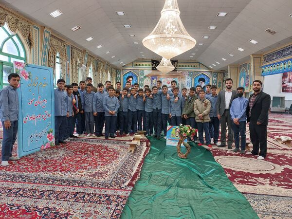 محفل انس با قرآن در تکیه ابوالفضلی مزده