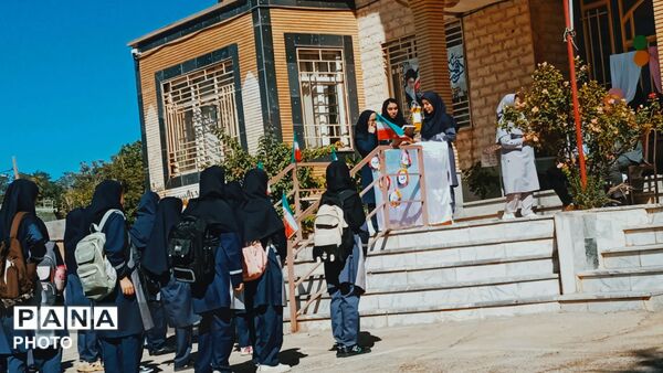 جشن جوانه‌ هادر دبیرستان سمیه اشترینان