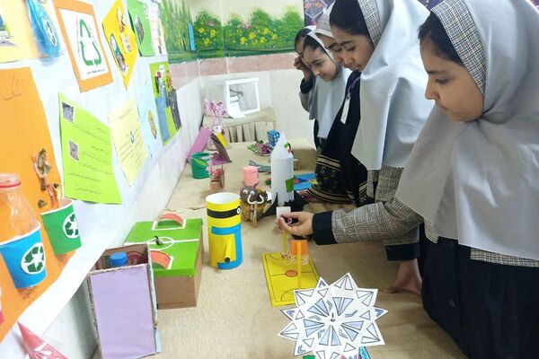 نمایشگاه فرهنگی_هنری و جشن ایرانمون در دبستان شهید آقچه‌لو رباط‌کریم