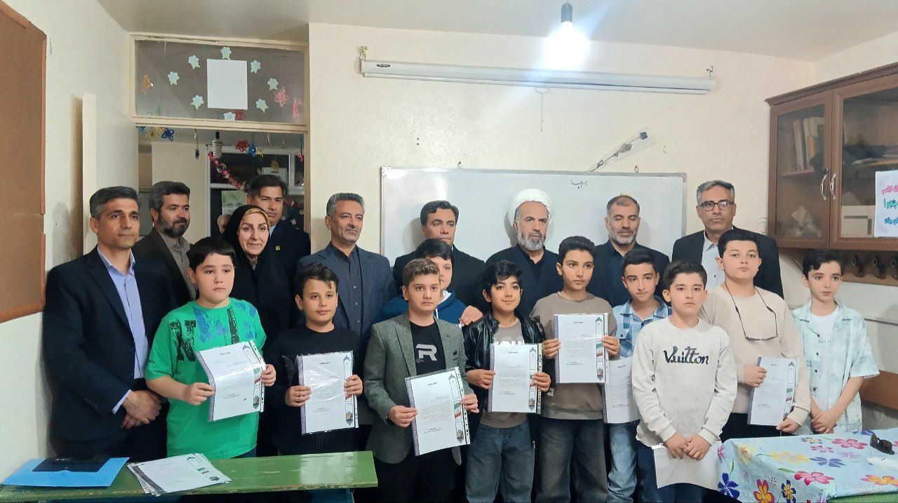 تجلیل مسئولان استانی از دانش‌آموزان و عوامل دبستان میقات به خاطر اقدام انسان‌دوستانه