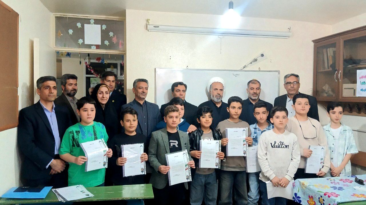تجلیل مسئولان استانی از دانش‌آموزان و عوامل دبستان میقات به خاطر اقدام انسان‌دوستانه