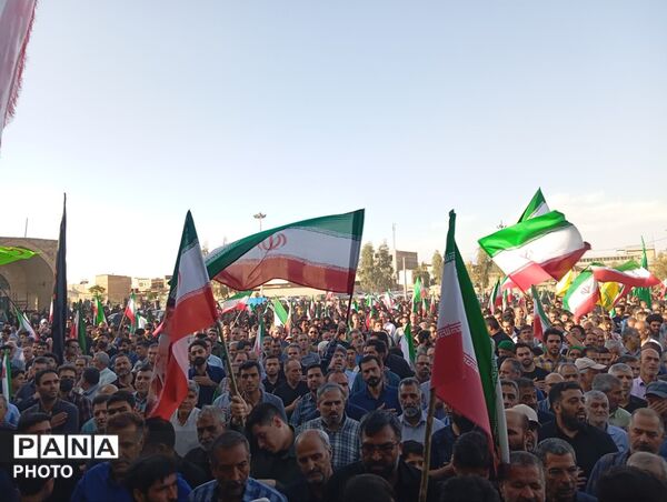 مراسم خاکسپاری شهیده دانش‌آموز «فاطمه موحدان» در یزد