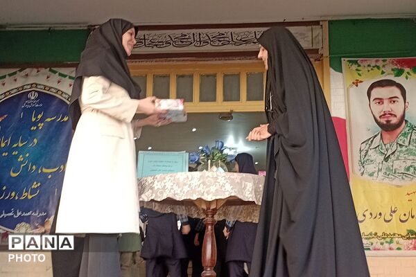حضور دانش آموزان مدارس حاتم، مجتهده امین و محمد علی تحصیلی در جشن ولادت حضرت زینب (س)