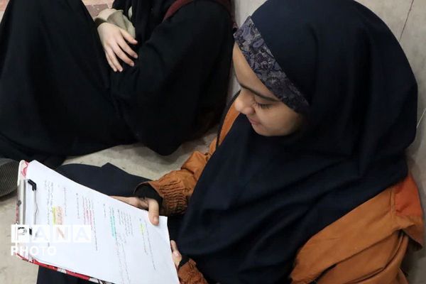 طنین چهل و چهارمین شور رقابت قرآنی در قلب‌های دانش‌آموزان قرچکی