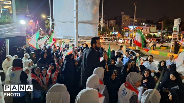 سفیران سلامت ناحیه شش در میدان دانشجو گرد هم آمدند