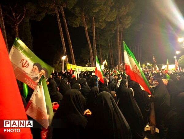 با این که کودکم ، اما ایرانیم
