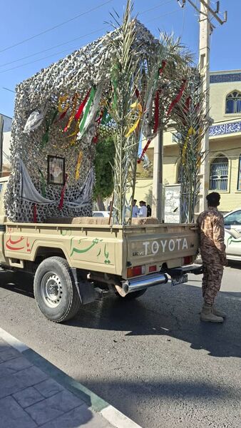 تشییع باشکوه شهید گمنام با بدرقه پرشور دانش‌آموزان