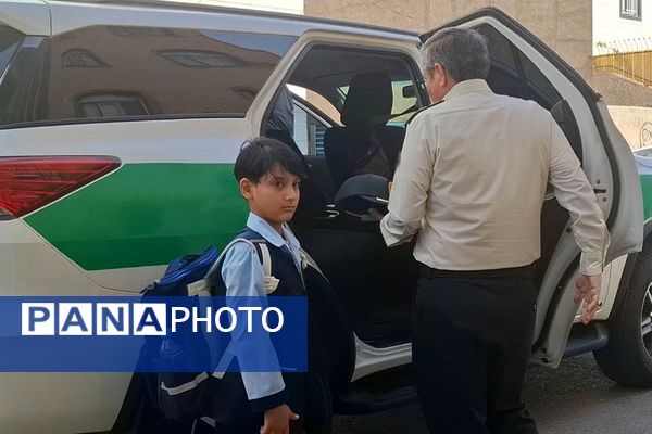 فرزند شهید این بار به گونه ای دگر راهی مدرسه شد