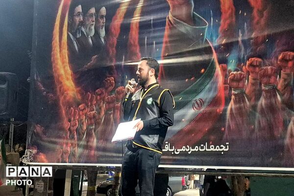 بازدید رئیس سازمان دانش‌آموزی شهرستانهای استان تهران از غرفه «با انرژی‌ها» در منطقه کهریزک