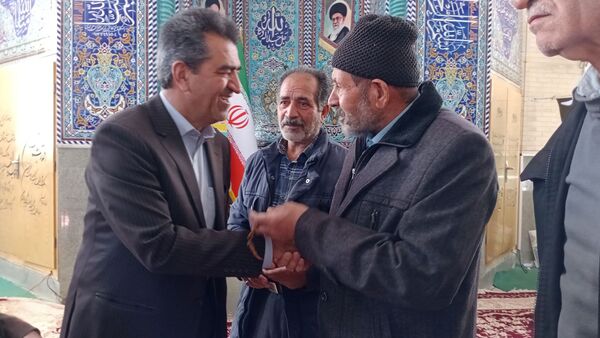 نماز جمعه و برپایی میز خدمت در شهر سورشجان