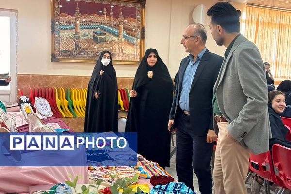 زنگ آغاز رقابت‌های هنری در گل‌های نمونه ورامین به صدا در آمد