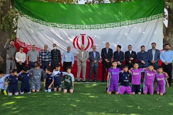 آیین افتتاحیه زمین چمن مصنوعی دبستان اسماعیل سامنی ناحیه ۲ بهارستان