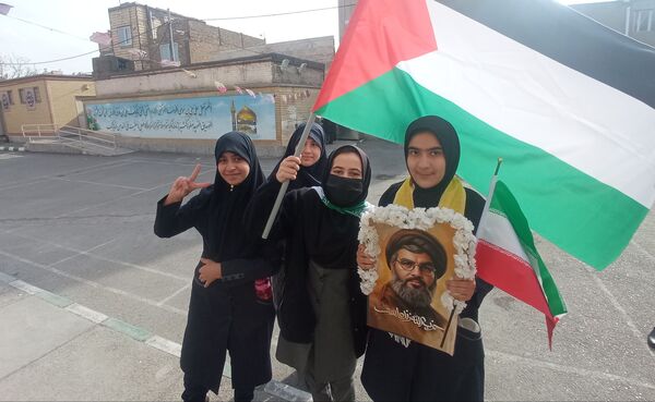 مراسم گرامیداشت شهدای مقاومت در دبیرستان گلشن آزادی مشهد
