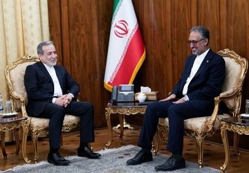 دیدار سفیر جدید ایران در لهستان با عراقچی