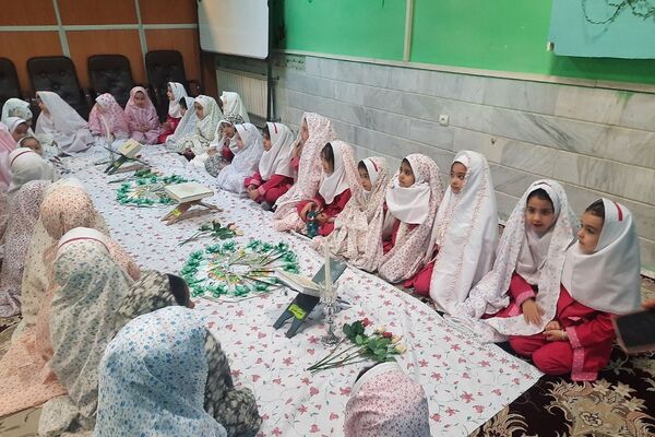 جشن قرآن در دبستان راهیان نور ناحیه 2 شهرری 