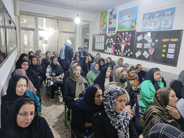 برگزاری جلسه انجمن اولیا و مربیان در دبستان هیات امنایی قرآنی مبین شیروان