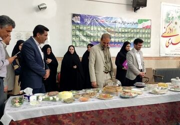 همایش روز جهانی تخم‌مرغ در دبیرستان فاطمیه اندیشه زارچ