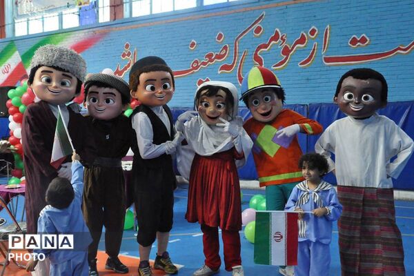 جشن «غنچه‌ ها» در ورامین با حضور مدیران آموزش و پرورش