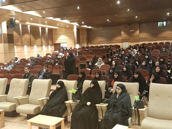 تجلیل از یاوران برتر تربیتی در مراسم گرامیداشت، هفته تربیت اسلامی و روز امور تربیتی