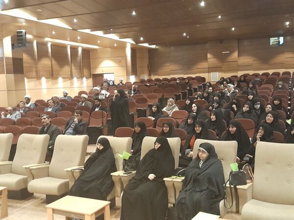 تجلیل از یاوران برتر تربیتی در مراسم گرامیداشت، هفته تربیت اسلامی و روز امور تربیتی