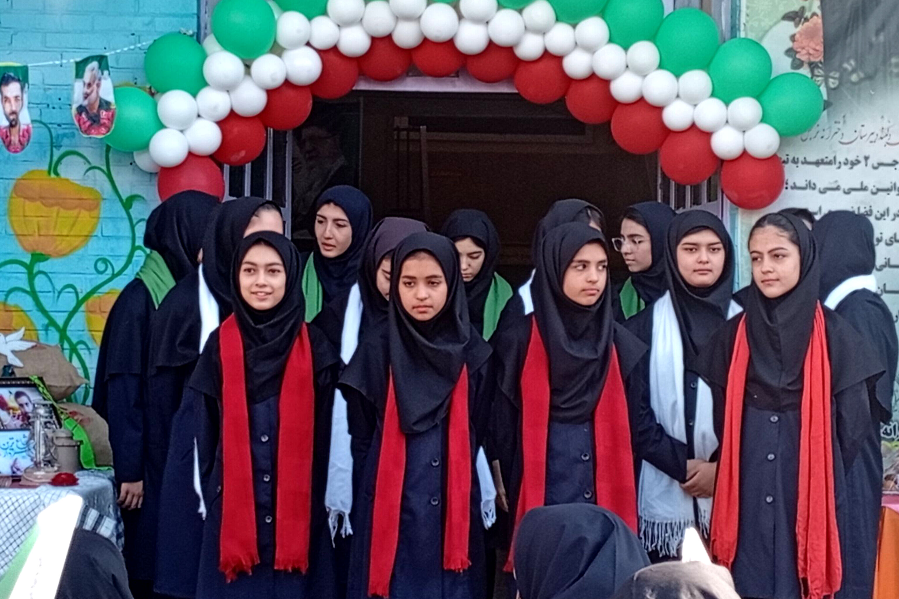 ایثار و شهادت ، تعلیم و تربیت 